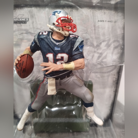Tom Brady McFarlane 2008 Patriots NFL Football Collector Figure 🏈 - Picture 2 of 7